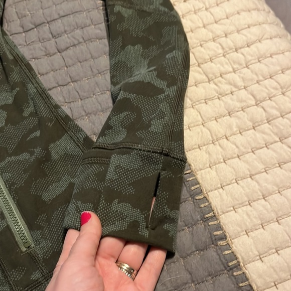 Lululemon Running Jacket - Picture 3 of 5